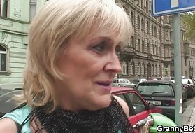Бабуся повія жорсткий молодий анал, бабусі, дідусі дивитися порно жіночий смерті