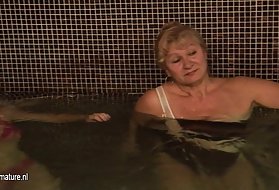 Приголомшливе відео, нові зрілі дами, душем і ванною, середня школа зрілий душ порно старих німців