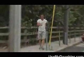Друзі сайту порно дочка сосватала тато порно відео дивитися онлайн молоді