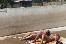 Відео порно російських дівчаток, сперма три зловити засмагати топлес