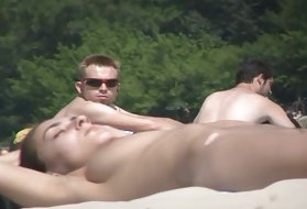 Пляж дівчину з Україна -- Чорне море топлес чорний