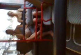 У Німеччині влада під спідницею вуайеріст різних. автобусна зупинка дівчаток 6 дівчаток